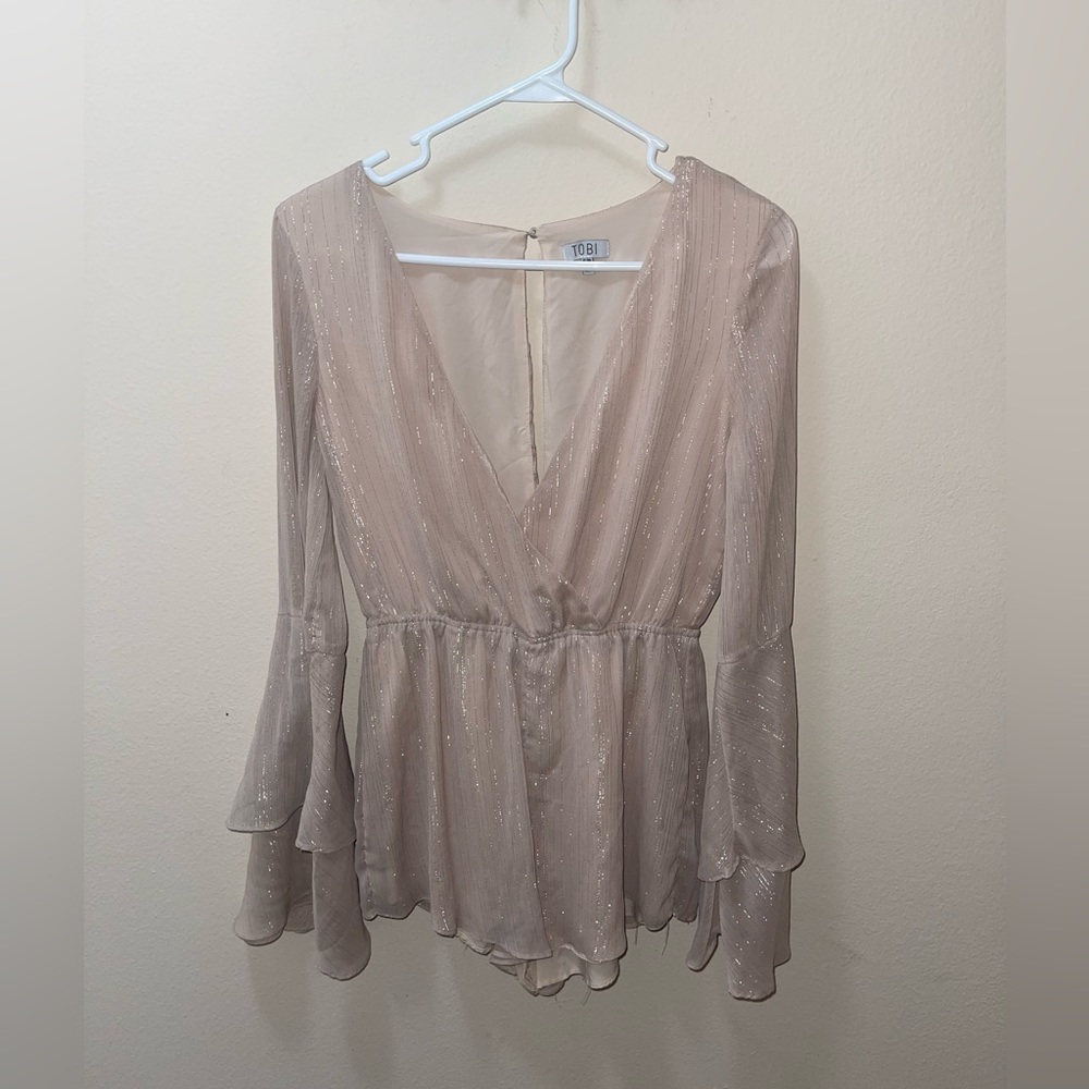 Cream/shimmer romper - size small. *New*